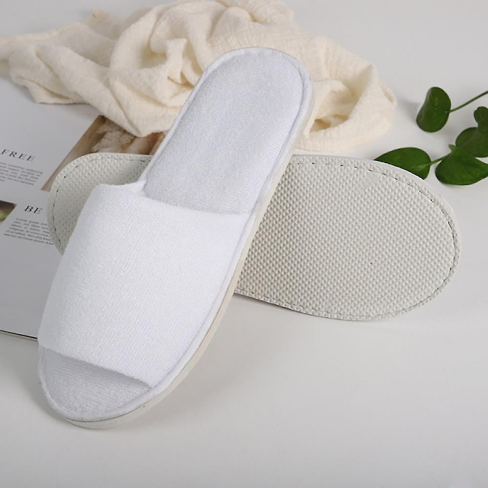 Closed Toe Spa Slippers | White