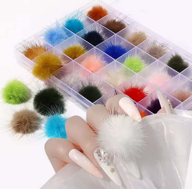 Boîte de Pompons Colorés | 24 Charms Doux pour Nail Art