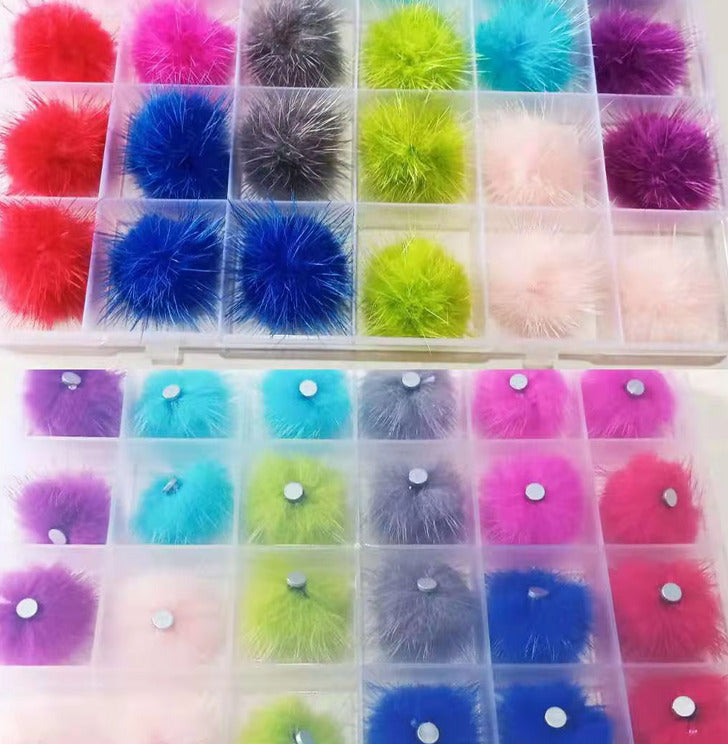 Boîte de Pompons Colorés | 24 Charms Doux pour Nail Art