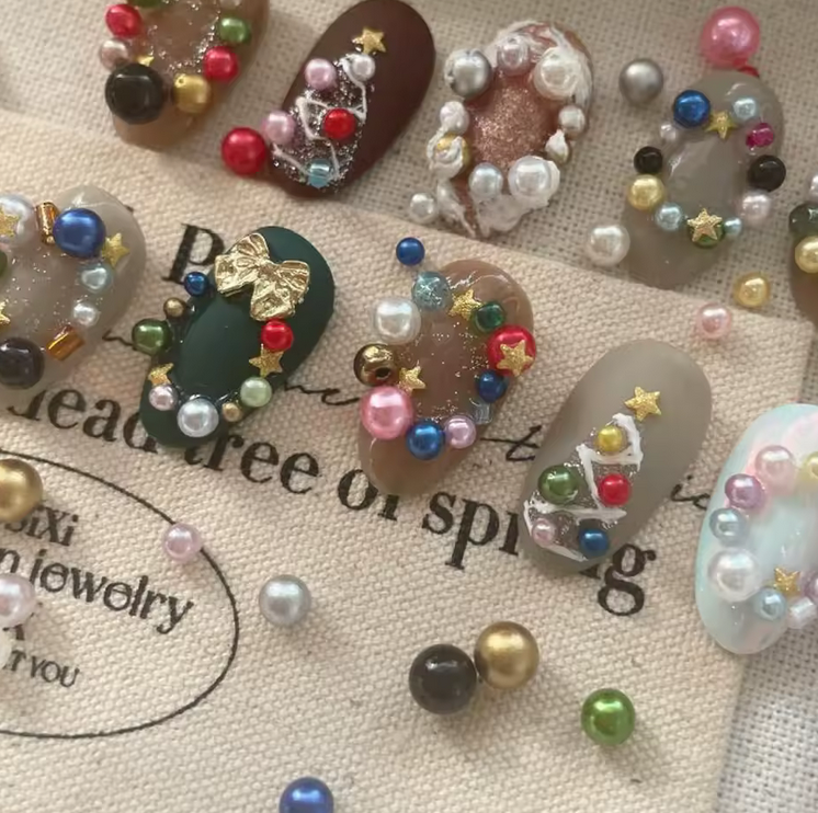 Set de Perles Métalliques Nail Art | 12 Couleurs & Tailles Mixtes