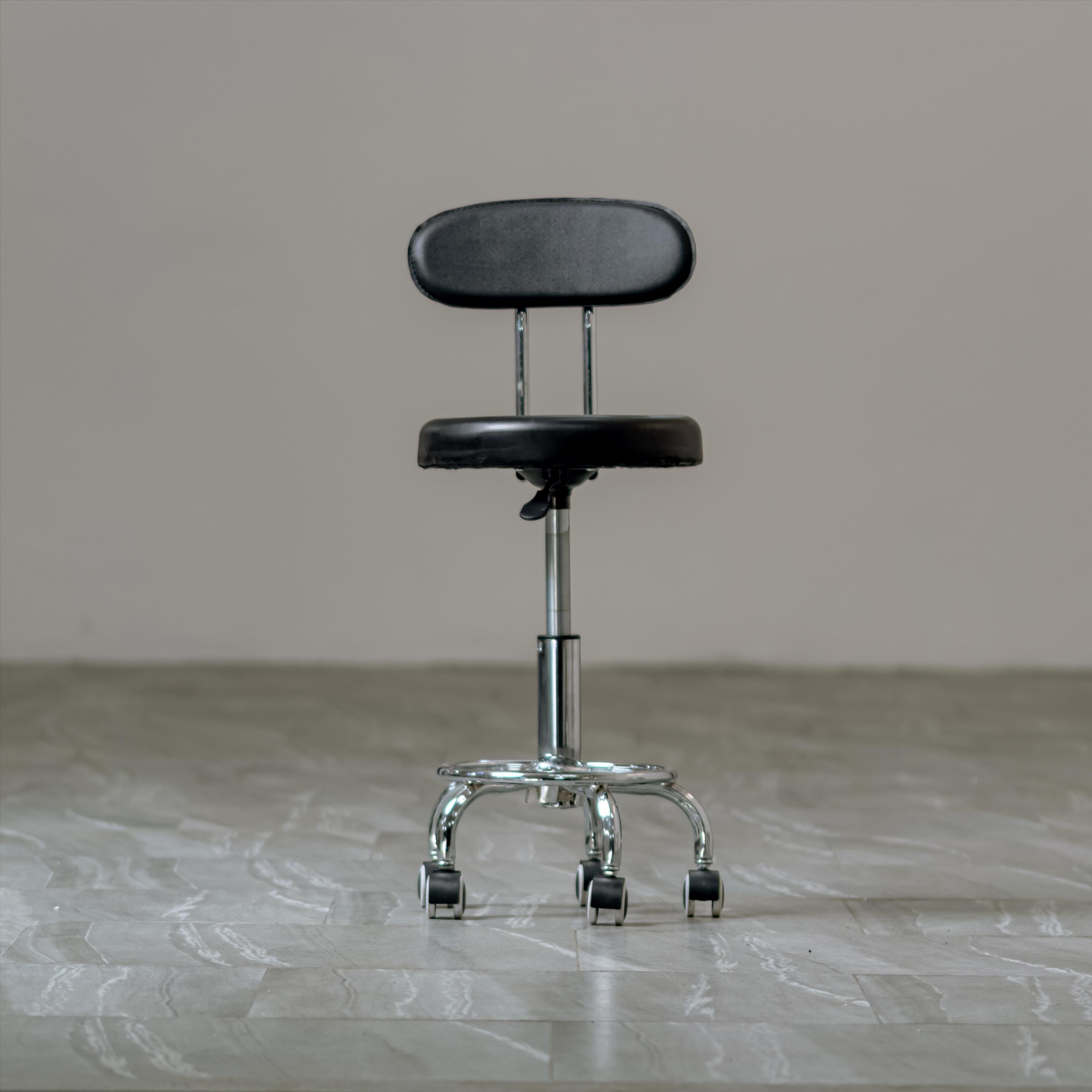 Round stool on online wheels